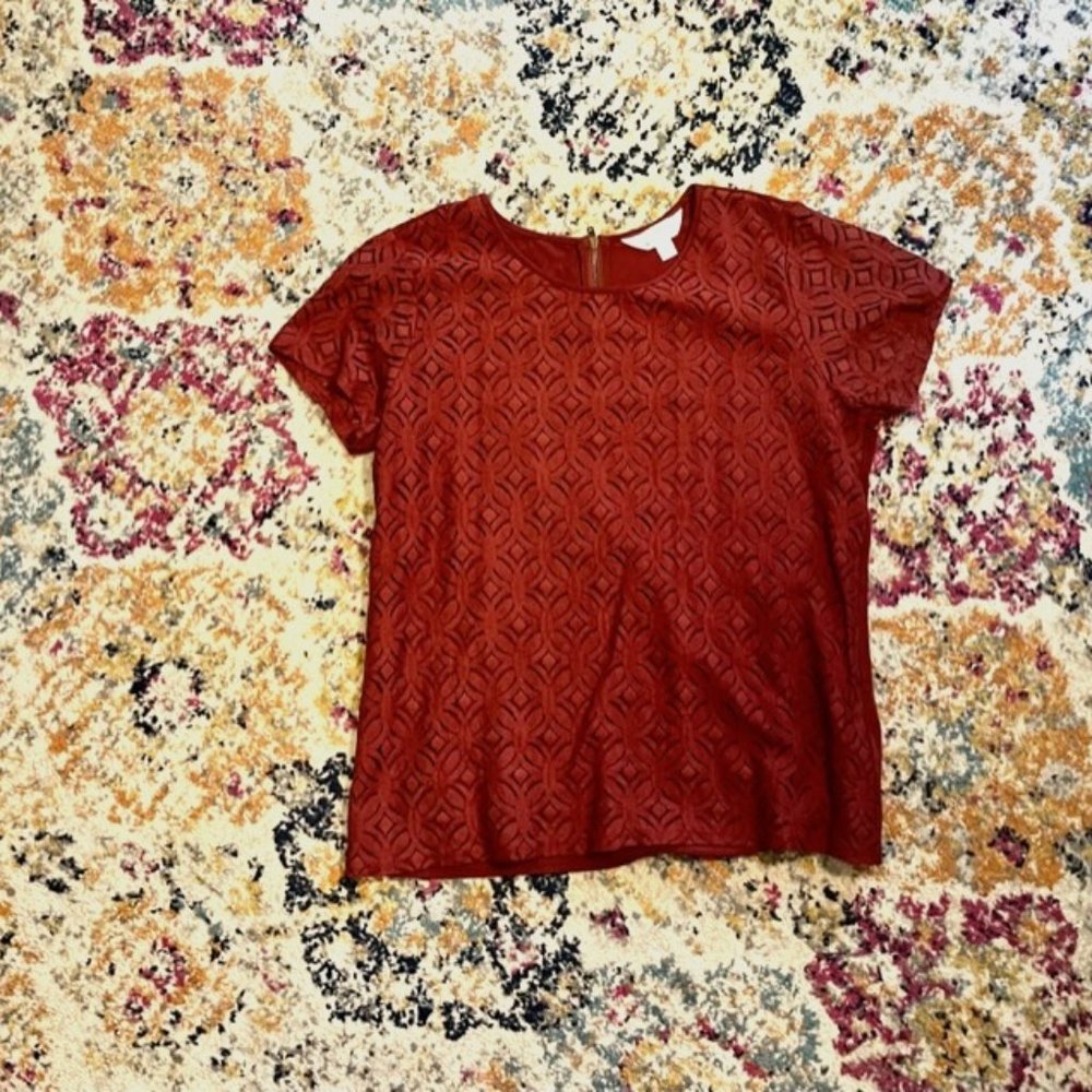 Market and Spruce short sleeve top, 1/4 zip back. Fully lined